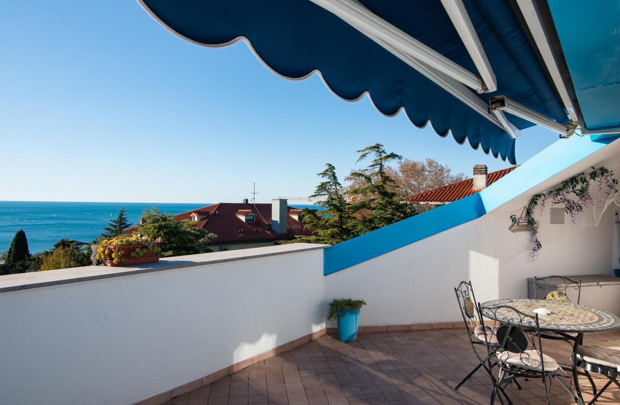 La Mansarda Delle Meraviglie B&B Superior Trieszt Kültér fotó
